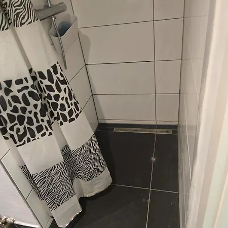 1-zimmer Woh Souterrainwohnung Appartement *