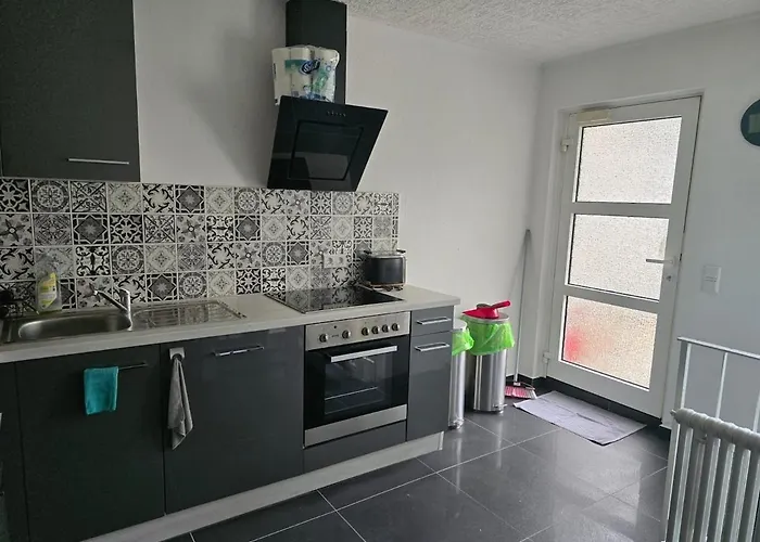 1-zimmer Woh Souterrainwohnung Appartement *